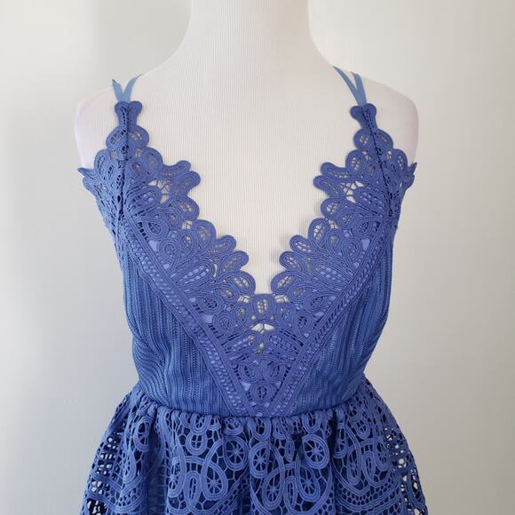 NEW self-portrait Lace Peplum Dress Blue Plunging Neck Revolve Women 2 - Picture 5 of 15